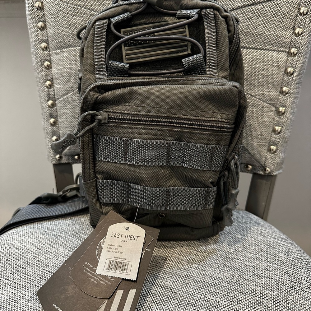 New with Tags East West USA Sling Bag - Picture 6 of 11